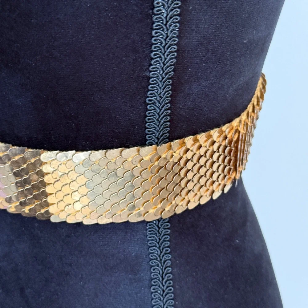 Vtg Gold Tone Metal Flower Belt Elastic Chain‎ Mesh Fishtail Buckle stretch glam